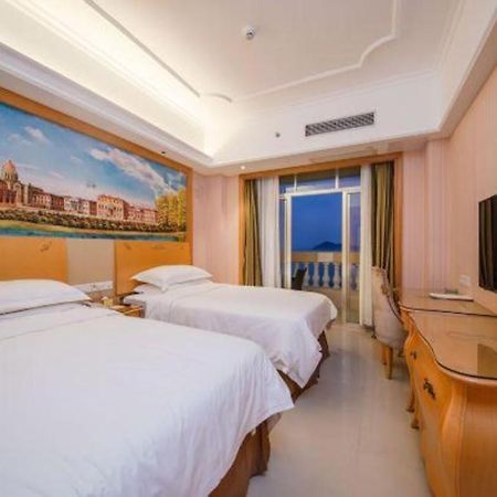 Vienna Classic Hotel Guangdong Yangxi Moon Bay Ngoại thất bức ảnh
