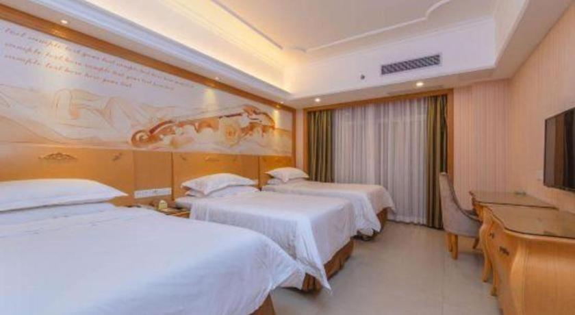 Vienna Classic Hotel Guangdong Yangxi Moon Bay Ngoại thất bức ảnh